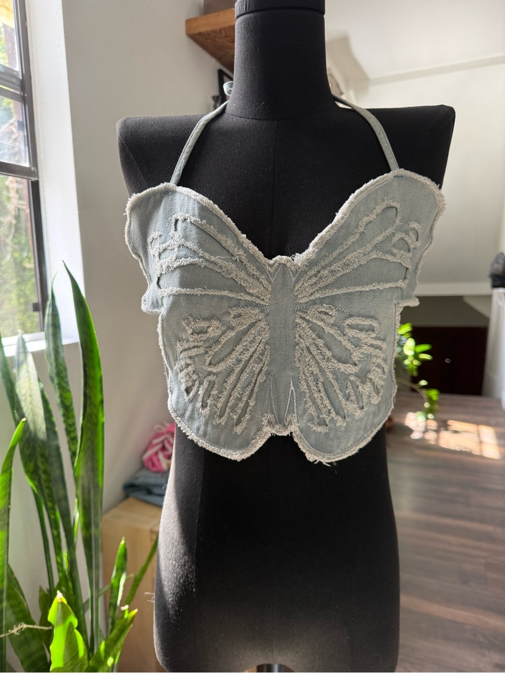 Y2K Butterfly Appliqué Halter Crop Top - Light Blue